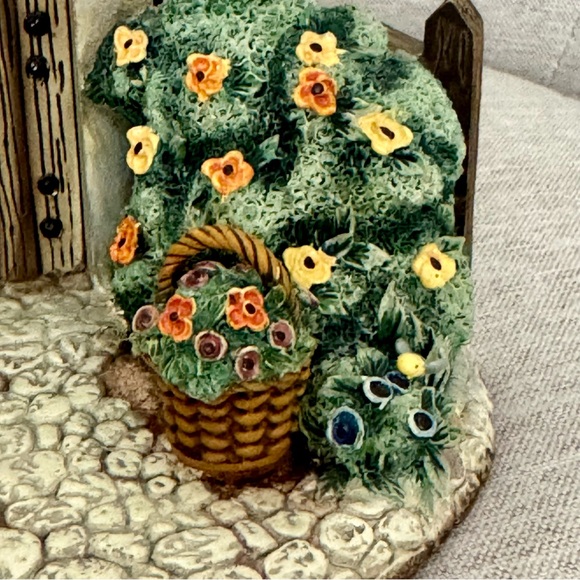 Love Letters - Goebel M. I. Hummel Special Edition Musical Hummelscape 2002 - Picture 5 of 16